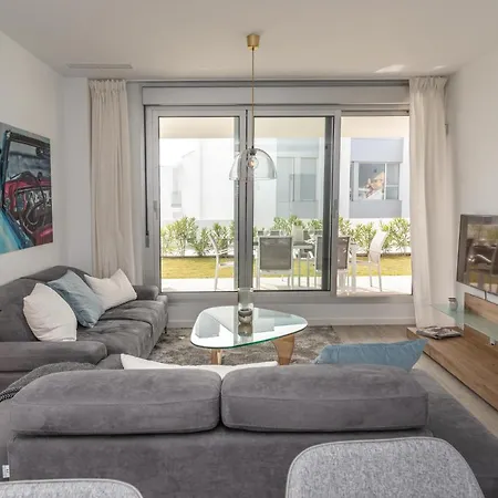 Otel Vacation Marbella I Le Mirage Retreat, New Condo, Pool